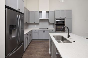 Oversized kitchen sinks